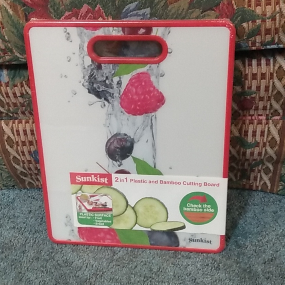 2 in 1 plastic and bamboo cutting board